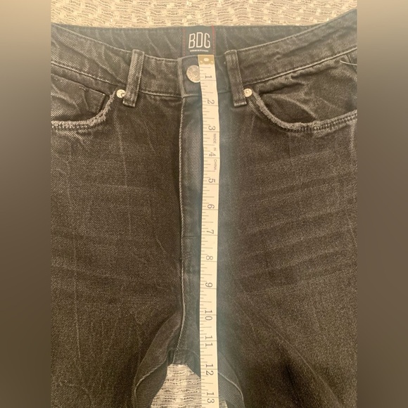 NWT UO BDG Premium High-Waisted Relaxed Straight Jean - Distressed Black 27 - Picture 11 of 11